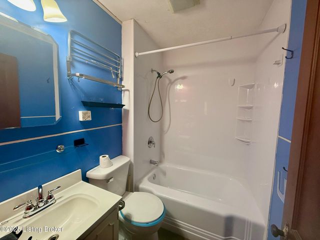 106 N Lynn St, Hodgenville, KY 42748