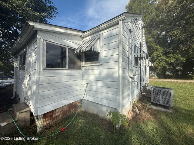 106 N Lynn St, Hodgenville, KY 42748