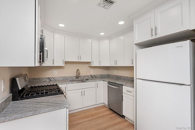 991 Madeira Boulevard, Melville, NY 11747