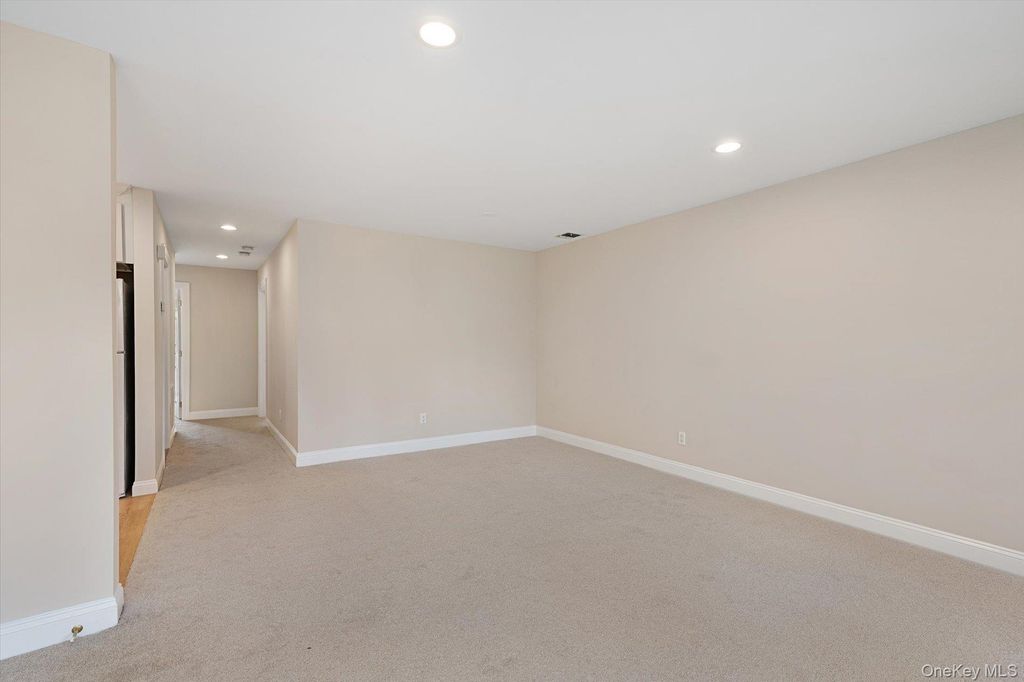 991 Madeira Boulevard, Melville, NY 11747 — photo 2
