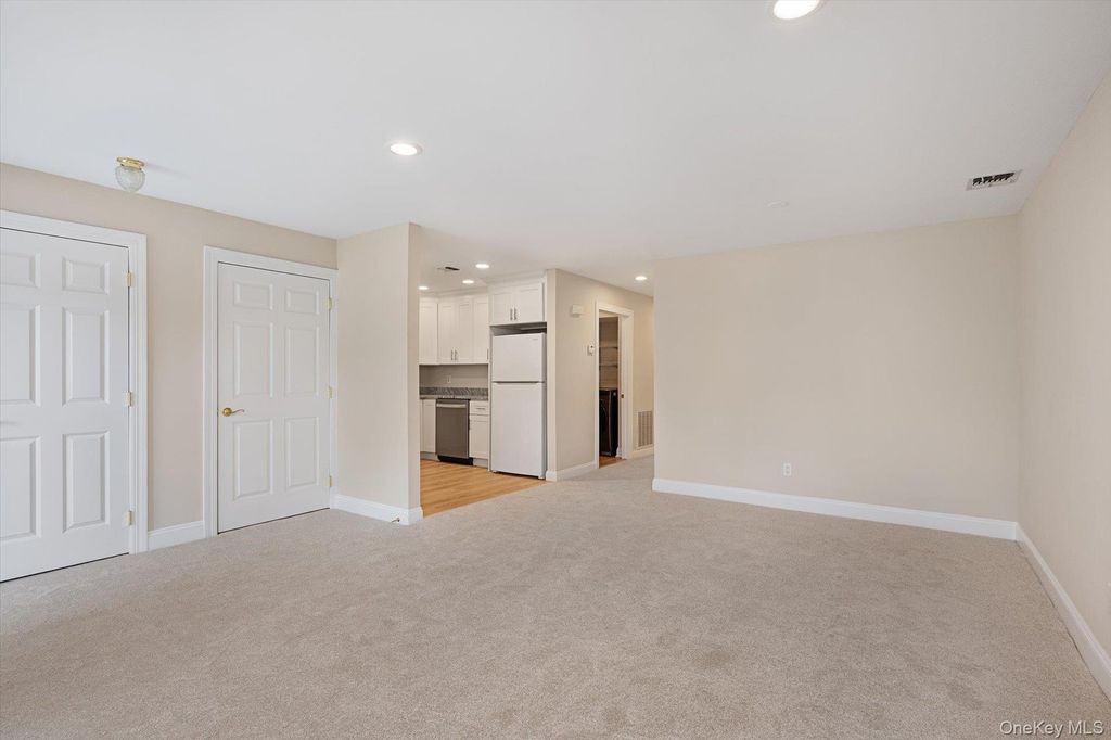 991 Madeira Boulevard, Melville, NY 11747 — photo 4