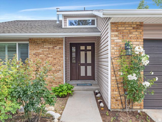 2228 E RENEGADE RD, Sandy, UT 84093