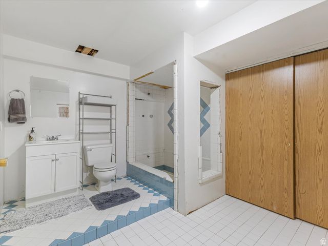 2228 E RENEGADE RD, Sandy, UT 84093