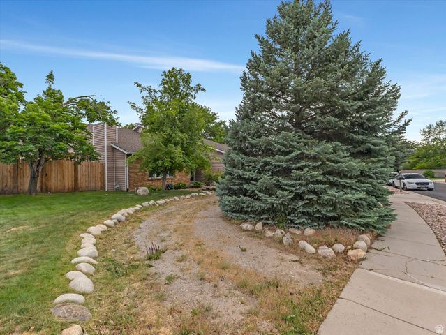 2228 E RENEGADE RD, Sandy, UT 84093