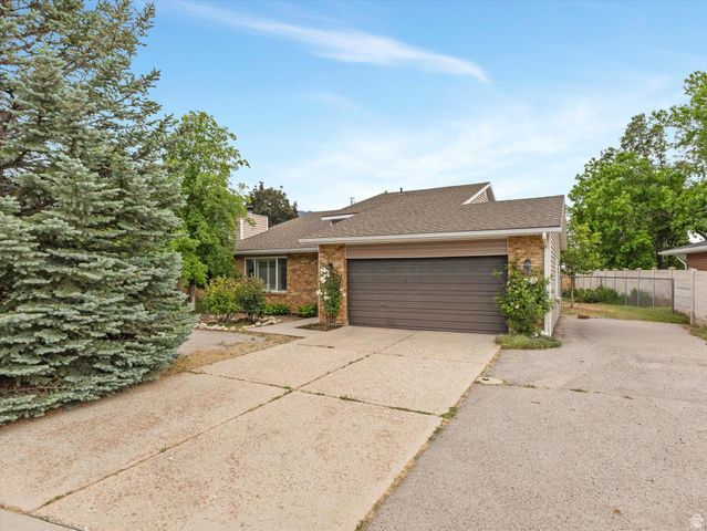 2228 E RENEGADE RD, Sandy, UT 84093