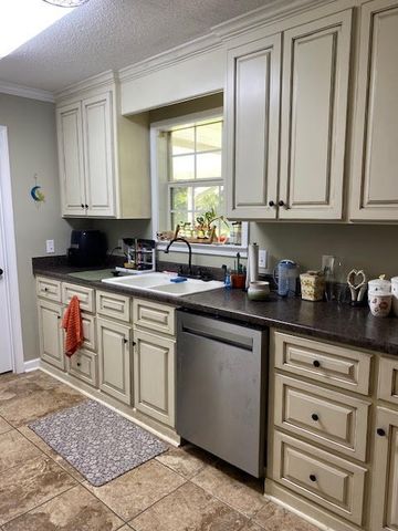 205 Academy Dr, Ashford, AL 36312