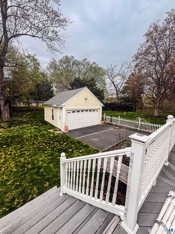 38 Grandview Avenue, Hamden, CT 06514
