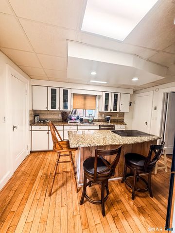 38 Grandview Avenue, Hamden, CT 06514