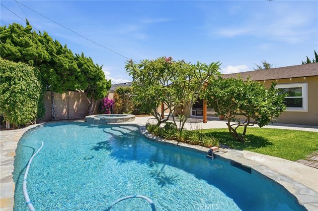 5051 Sisson Drive, Huntington Beach, CA 92649