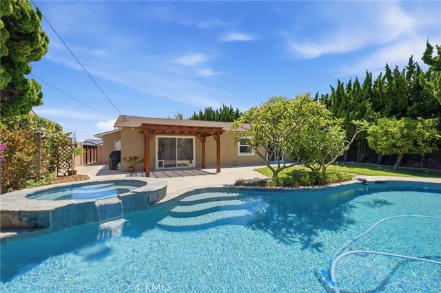 5051 Sisson Drive, Huntington Beach, CA 92649
