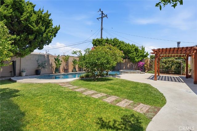 5051 Sisson Drive, Huntington Beach, CA 92649