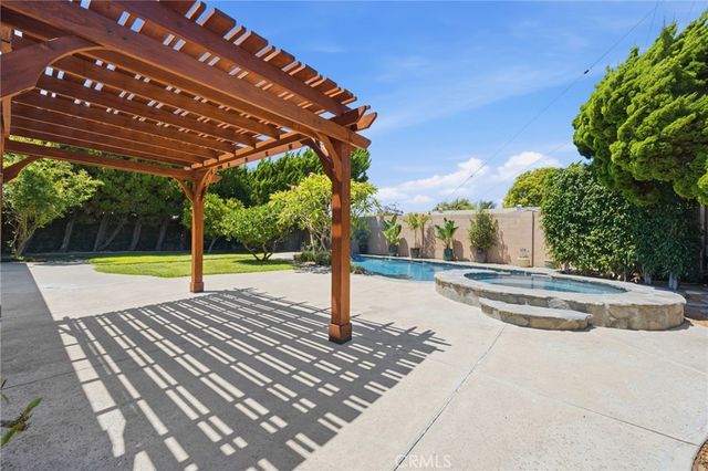 5051 Sisson Drive, Huntington Beach, CA 92649