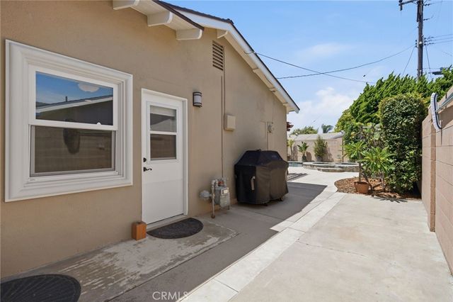 5051 Sisson Drive, Huntington Beach, CA 92649