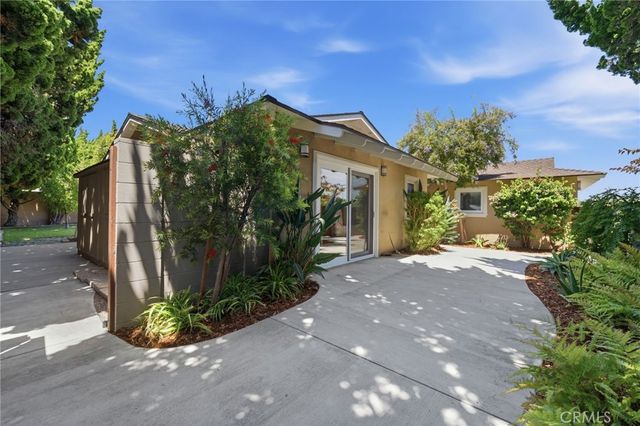 5051 Sisson Drive, Huntington Beach, CA 92649
