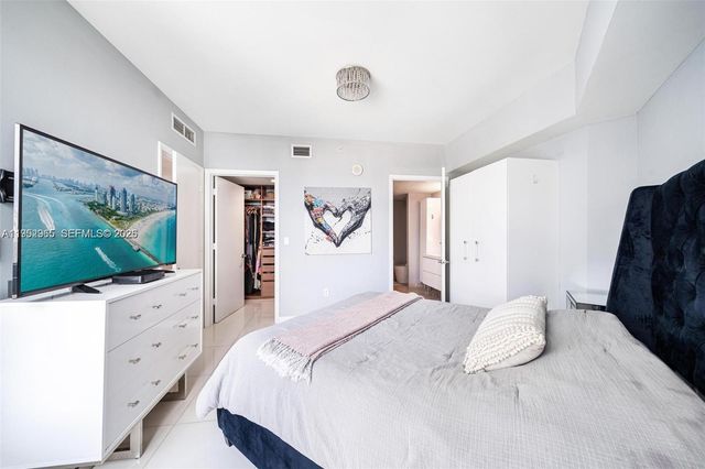 350 S Miami Ave 2505, Miami, FL 33130