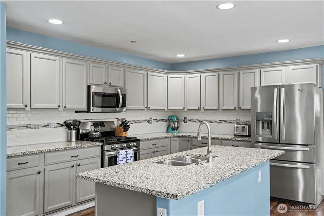 2219 Forrest St, Dupont, WA 98327