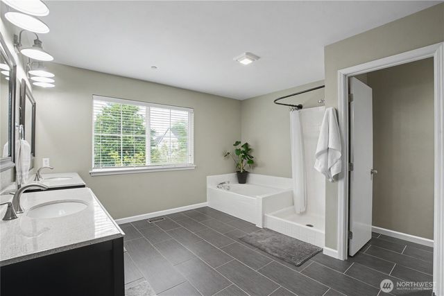 2219 Forrest St, Dupont, WA 98327