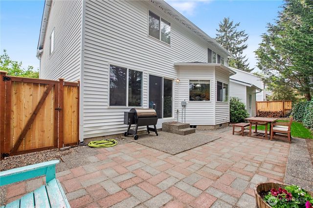 2219 Forrest St, Dupont, WA 98327
