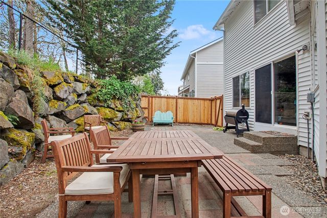 2219 Forrest St, Dupont, WA 98327