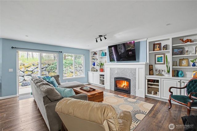 2219 Forrest St, Dupont, WA 98327