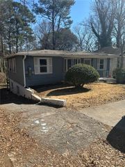 691 S Grand Avenue NW, Atlanta, GA 30318