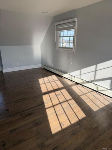 16 Cape Road, Amityville, NY 11701