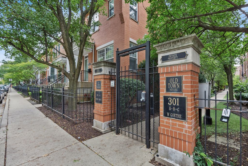 301A W Goethe Street 201, Chicago, IL 60610 — exterior
