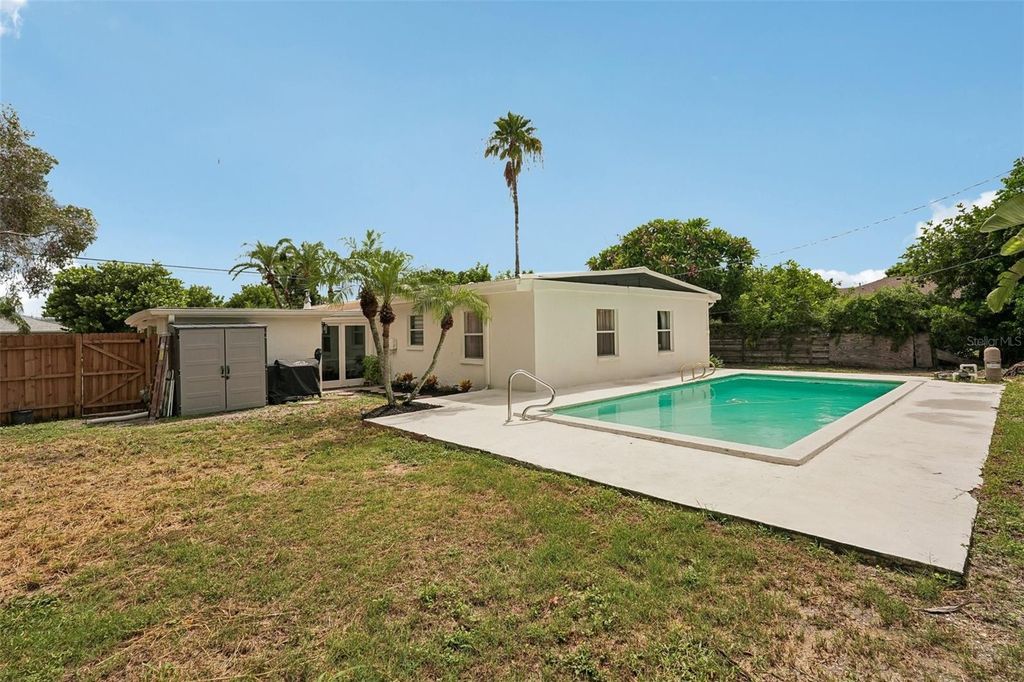 2406 FLORIDA BOULEVARD, BRADENTON, FL 34207 — photo 2