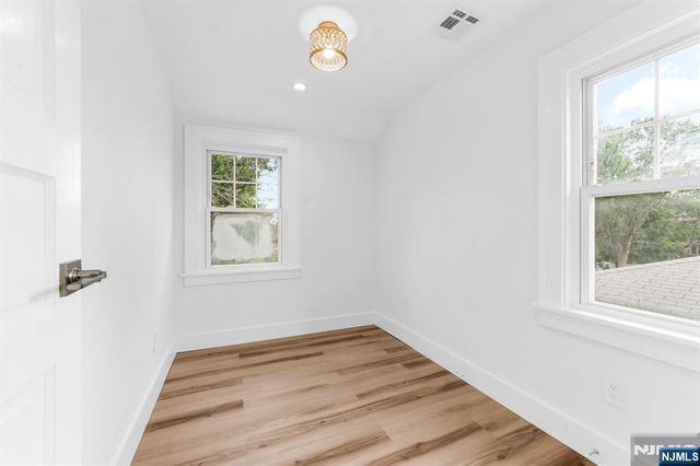 21 Morris Road, Clifton, NJ 07012