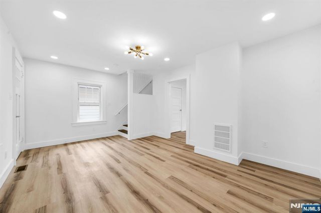 21 Morris Road, Clifton, NJ 07012