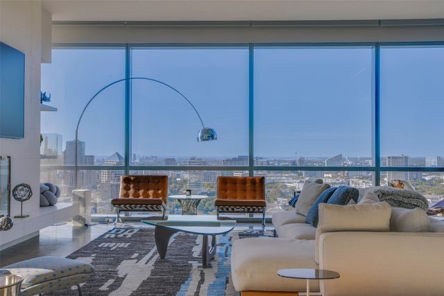 1717 Arts Plaza 1915, Dallas, TX 75201