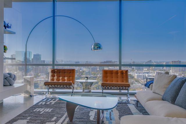 1717 Arts Plaza 1915, Dallas, TX 75201