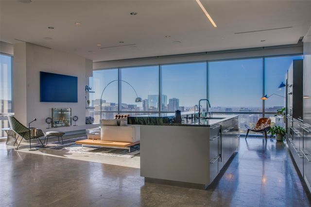 1717 Arts Plaza 1915, Dallas, TX 75201