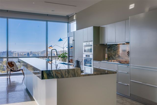 1717 Arts Plaza 1915, Dallas, TX 75201