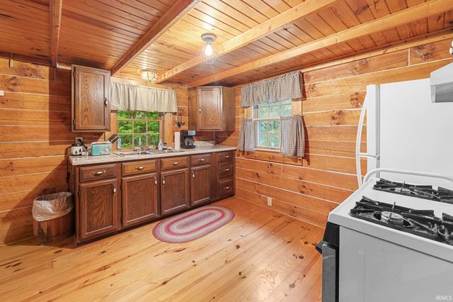 3167 N Happy Hollow Road, Eckerty, IN 47116