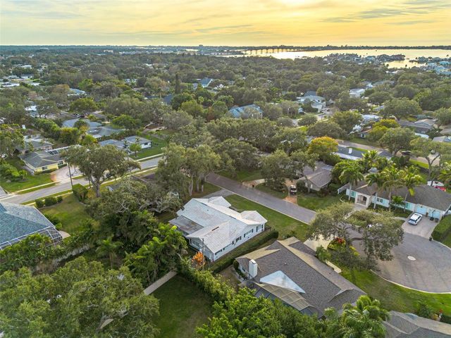 3 EASTWOOD LANE, Belleair, FL 33756