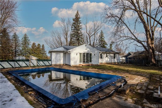 100 Fairway Drive, New Hartford, NY 13413