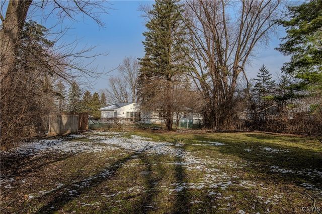 100 Fairway Drive, New Hartford, NY 13413