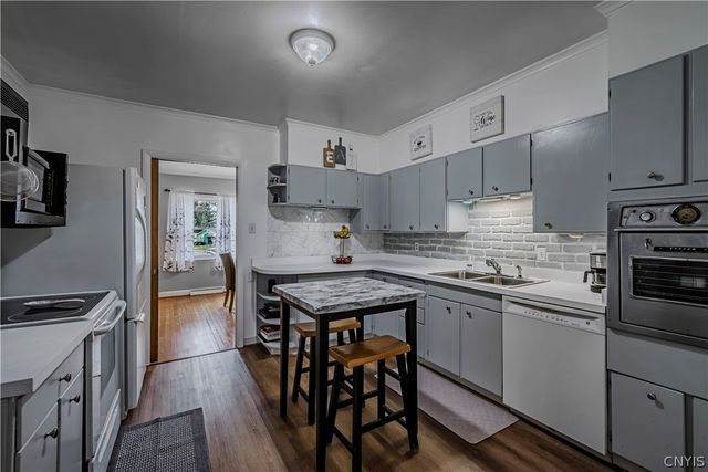 100 Fairway Drive, New Hartford, NY 13413