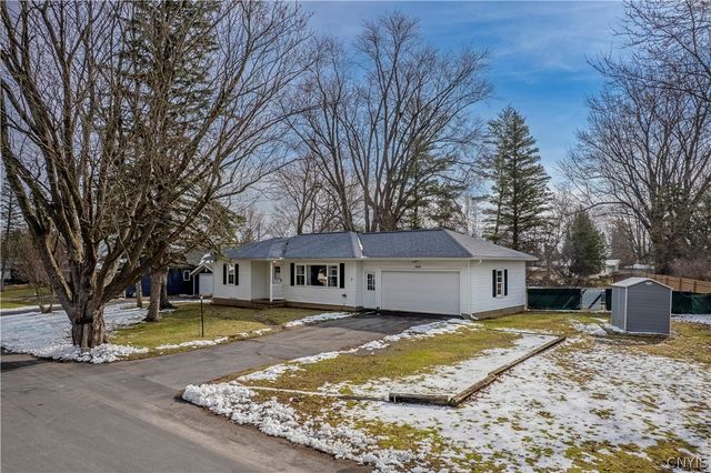 100 Fairway Drive, New Hartford, NY 13413