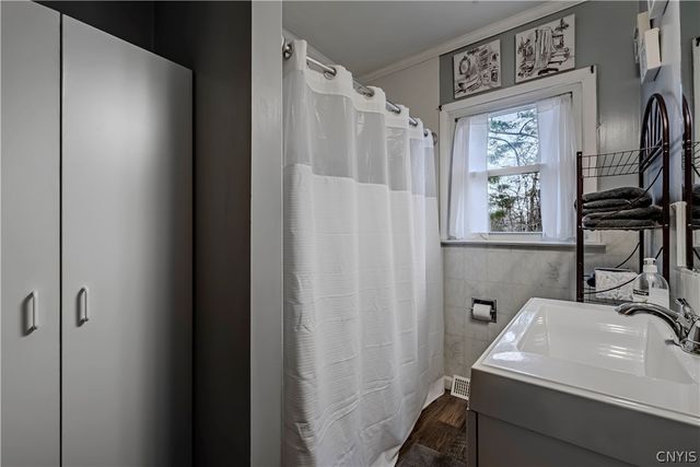 100 Fairway Drive, New Hartford, NY 13413