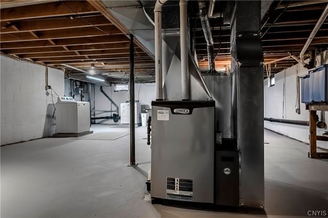 100 Fairway Drive, New Hartford, NY 13413