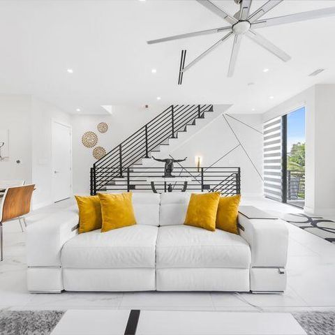 1058 N Victoria Park Road N, Fort Lauderdale, FL 33304