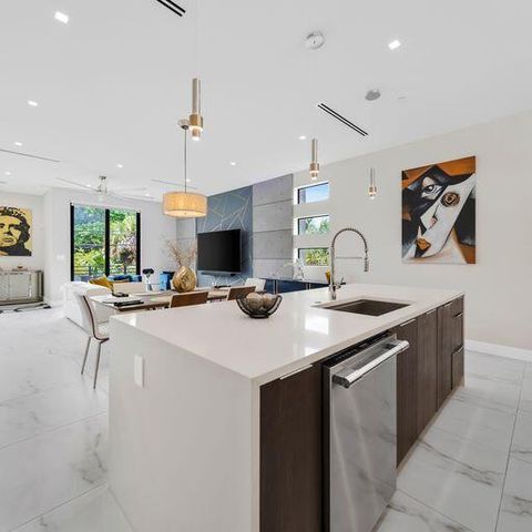 1058 N Victoria Park Road N, Fort Lauderdale, FL 33304