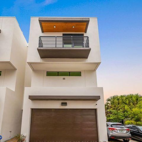 1058 N Victoria Park Road N, Fort Lauderdale, FL 33304