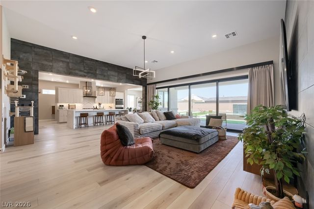 8310 West Camero Avenue, Las Vegas, NV 89113