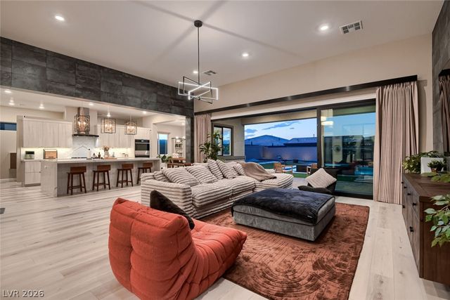 8310 West Camero Avenue, Las Vegas, NV 89113
