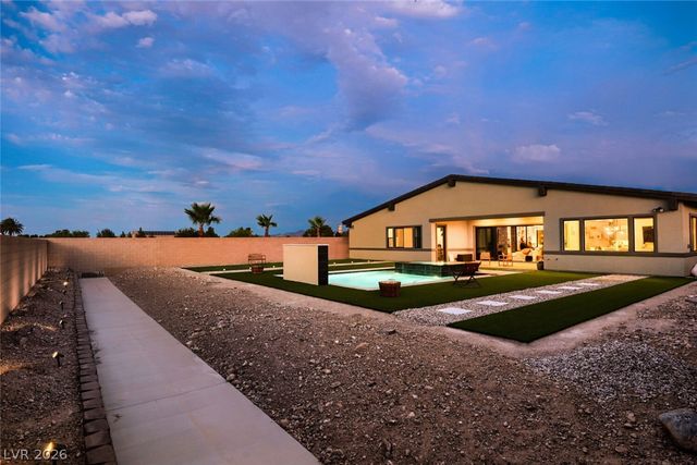 8310 West Camero Avenue, Las Vegas, NV 89113