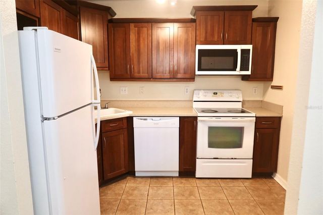 2704 NW 1ST AVENUE, Gainesville, FL 32607