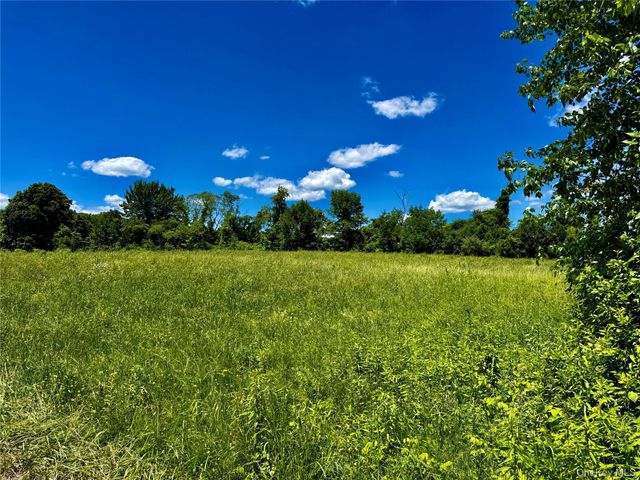 513 Rossway Road, Pleasant Valley, NY 12569